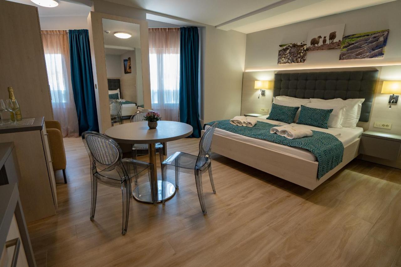 Bed&Breakfast Novalis Novalja Exteriér fotografie